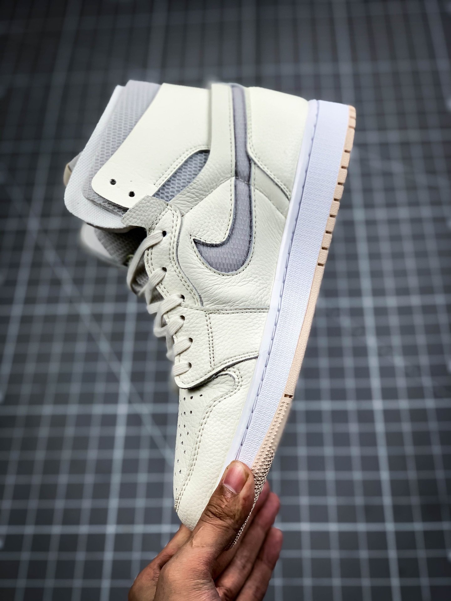 Air Jordan 1 High Zoom Pearl White Sail/Pearl White/White/Light Voltage Yellow 17