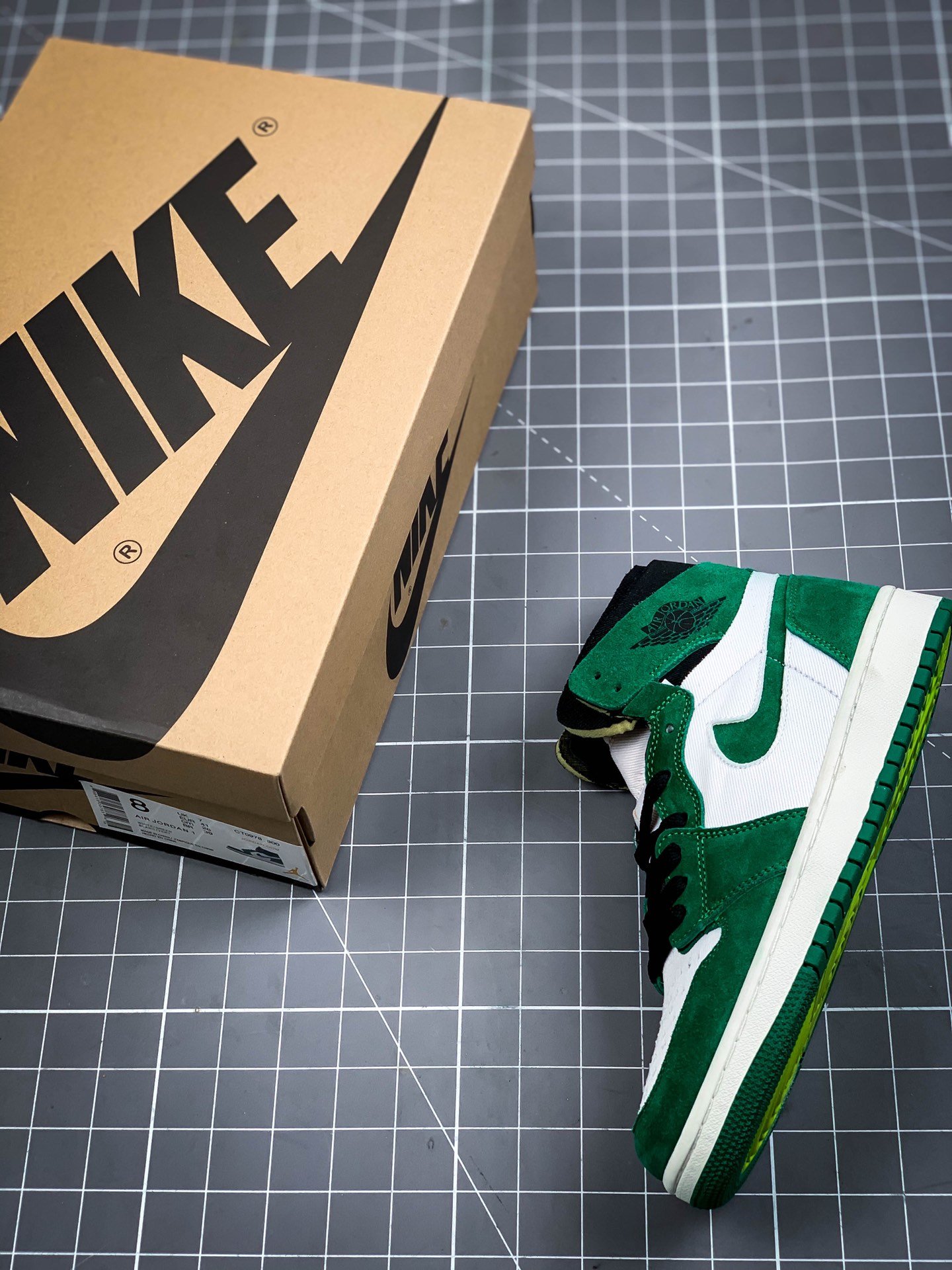 Air Jordan 1 High Zoom Stadium Green White/Green/Black 7