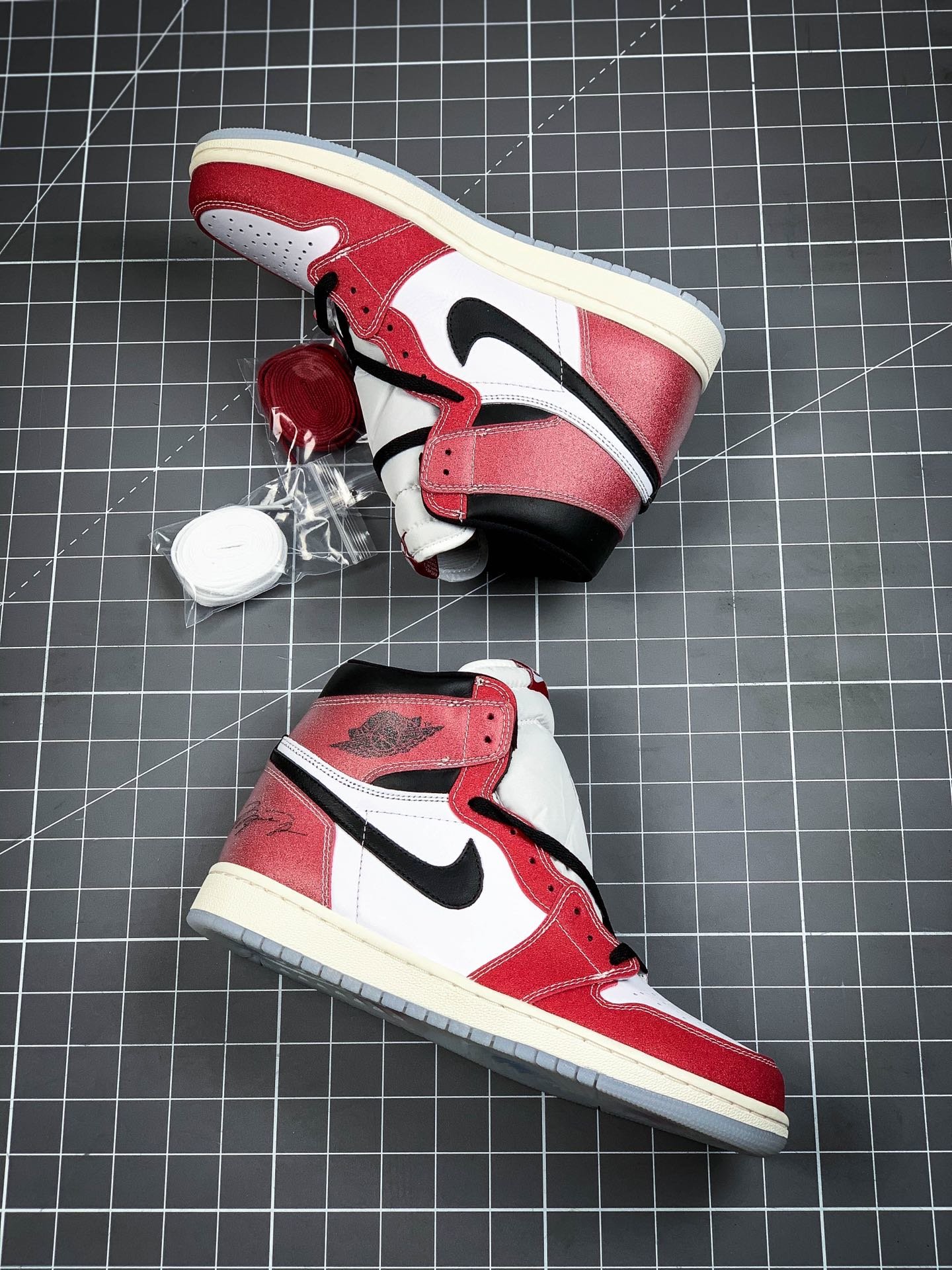 Air Jordan 1 Retro High White/Varsity Red/Black-Pink 17