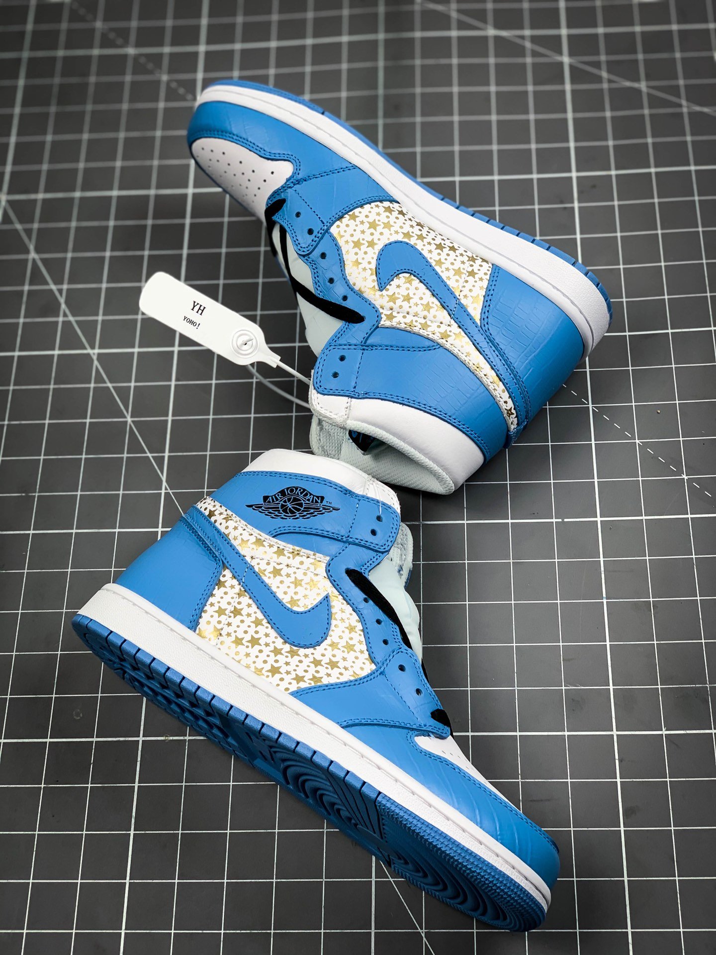 Air Jordan Retro 1 High Og X Supreme White/Blue/Gold-Black 5