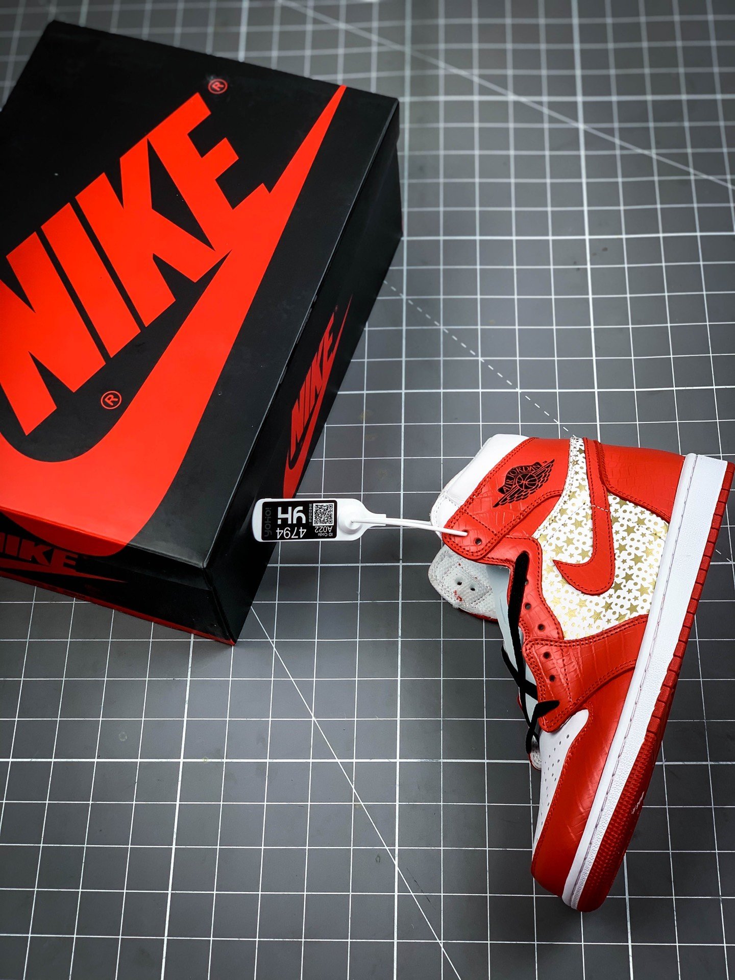 Air Jordan Retro 1 High Og X Supreme White/Red/Gold-Black 7