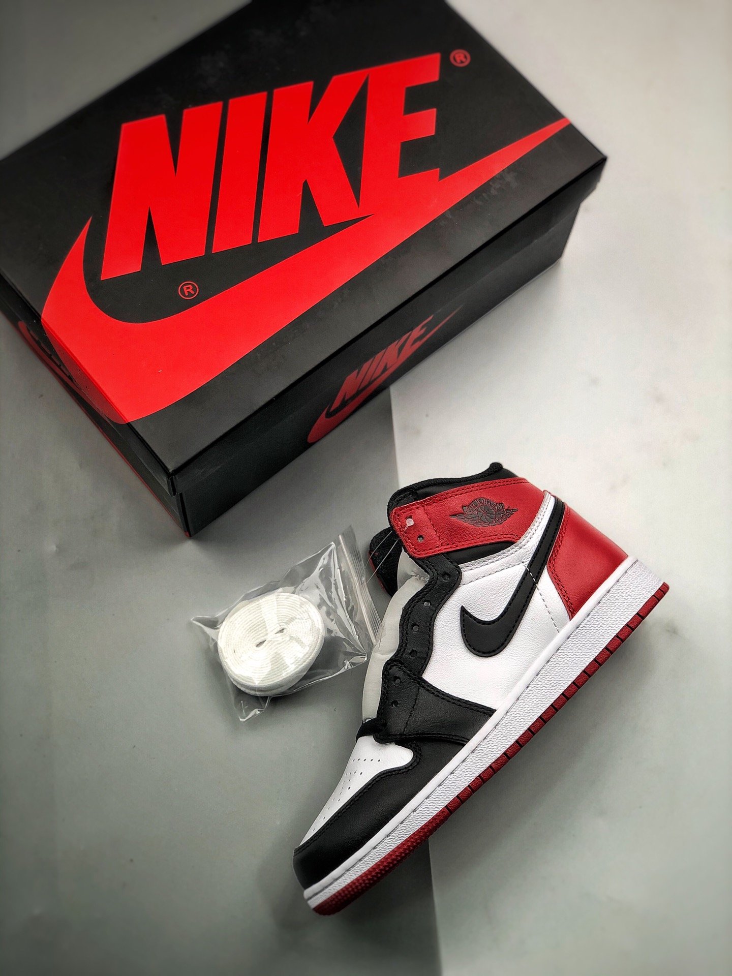 S2 Air Jordan 1 Retro High Og Black Toe White/Black-Gym Red 5