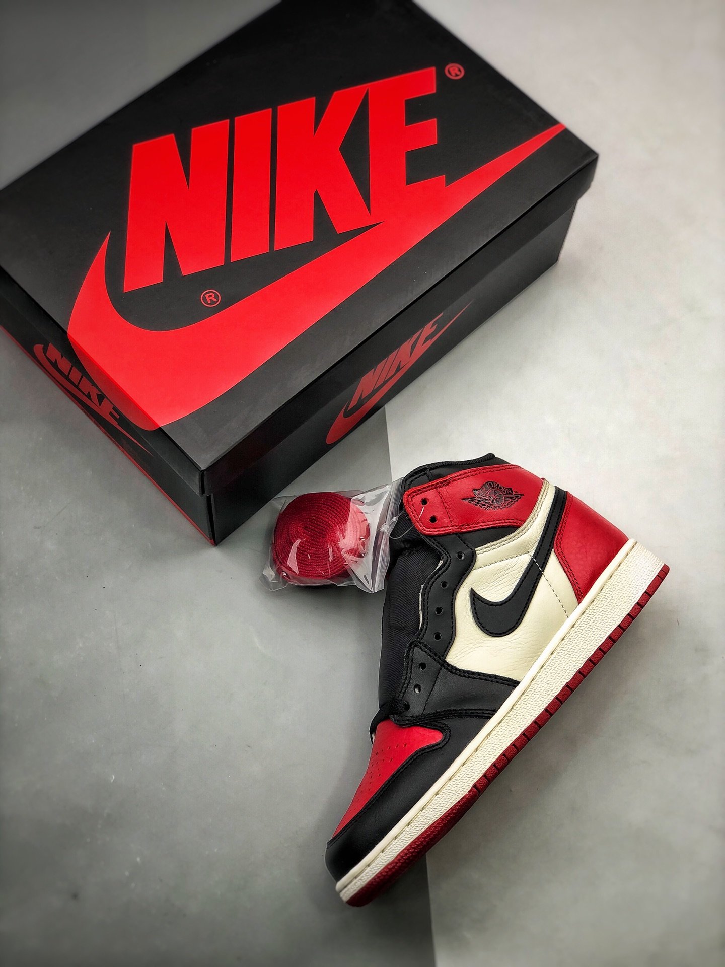 S2 Air Jordan 1 Retro High Bred Toe Gym Red/Black-Summit White 9