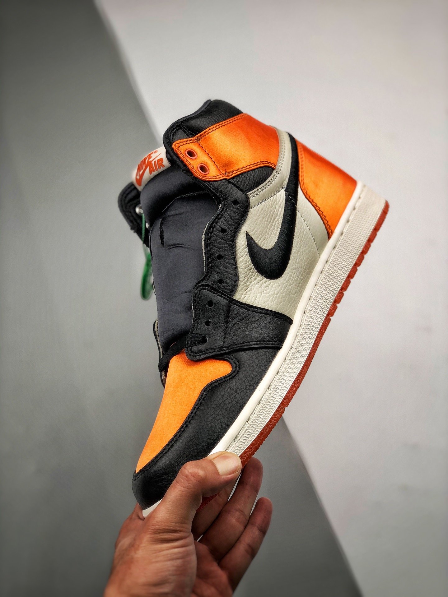 Air Jordan 1 Retro High Shattered Backboard Black/Starfish 3