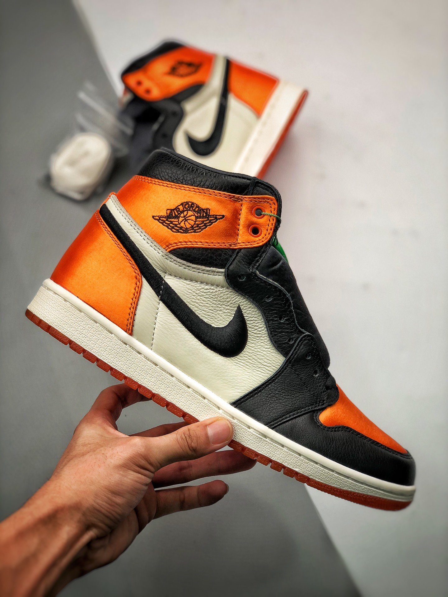 Air Jordan 1 Retro High Shattered Backboard Black/Starfish 11