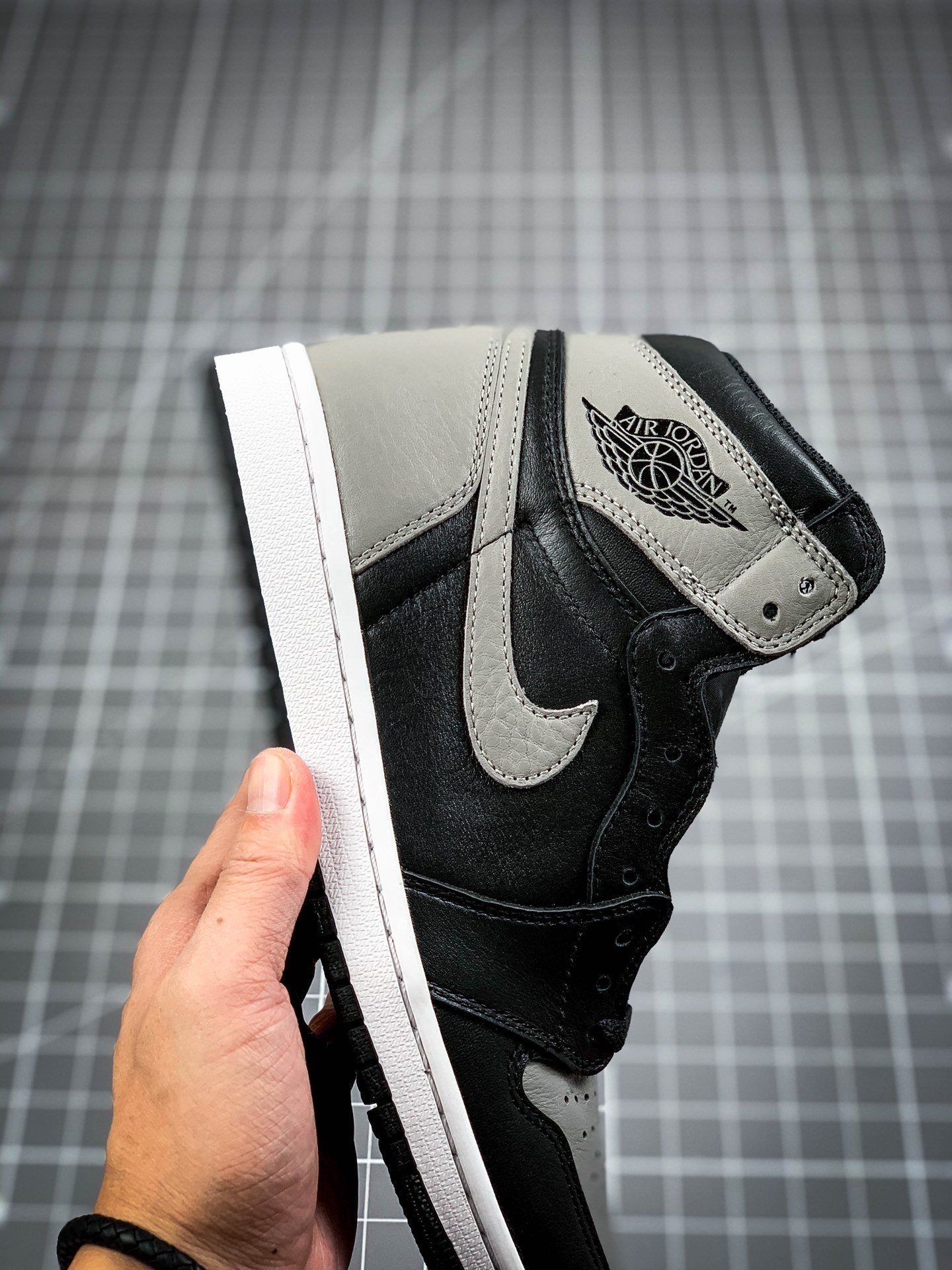 Air Jordan 1 Retro High Og Shadow Black/Medium Grey/White 11