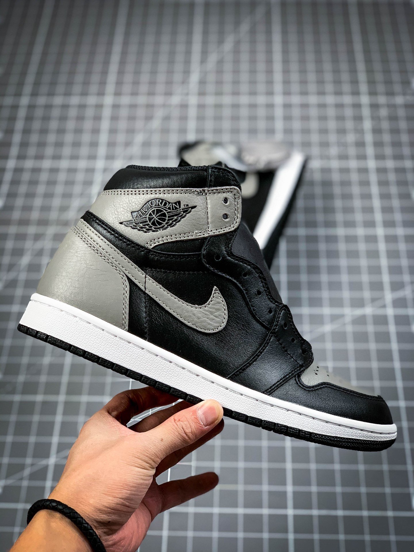 Air Jordan 1 Retro High Og Shadow Black/Medium Grey/White 17