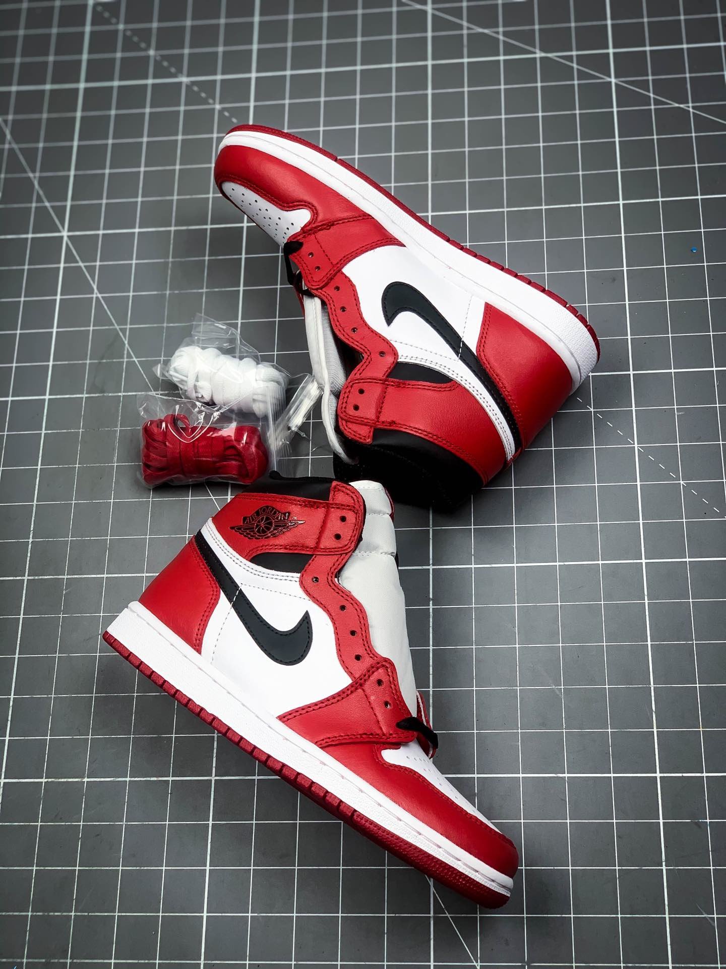 S2 Air Jordan 1 Retro High Og Chicago White/Black-Varsity Red 9