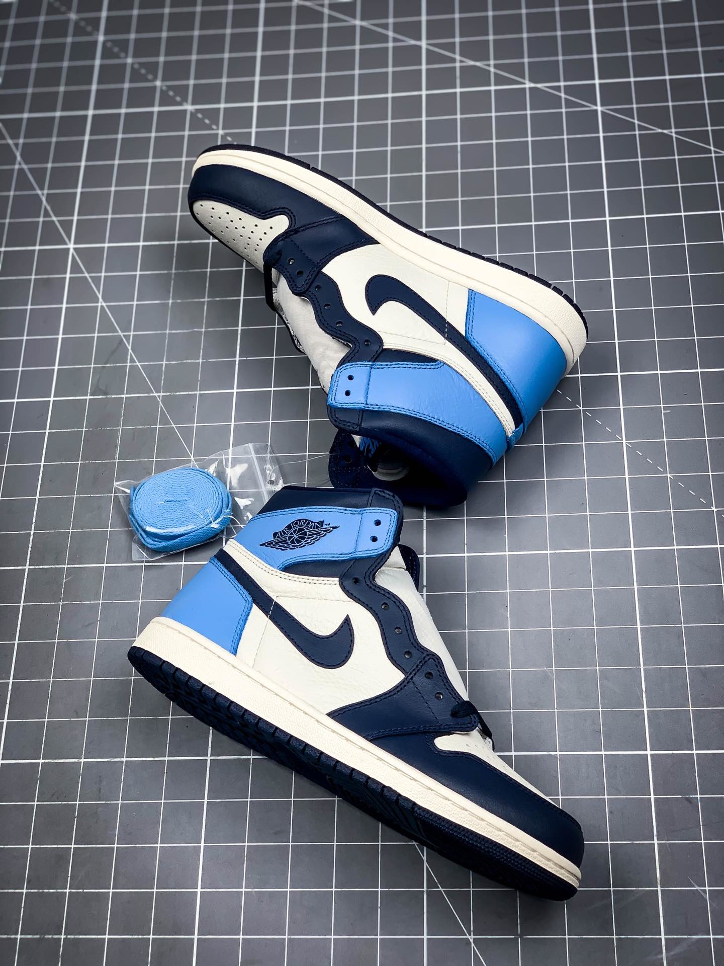 Air Jordan 1 Retro High Unc Leather Obsidian/University Blue 9