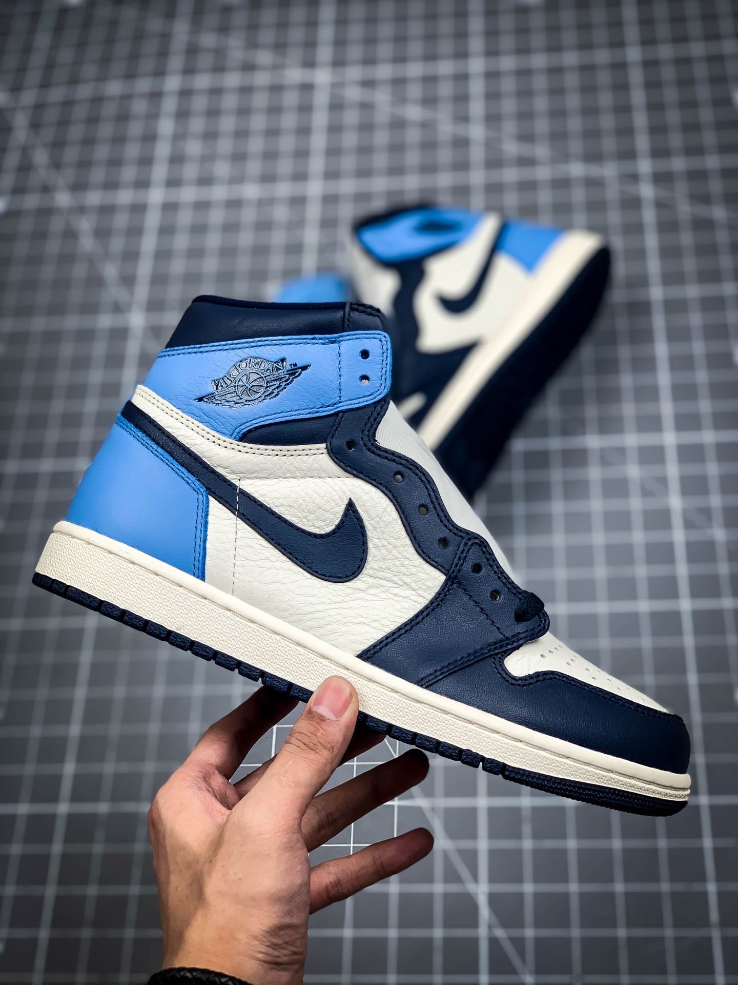 Air Jordan 1 Retro High Unc Leather Obsidian/University Blue 15