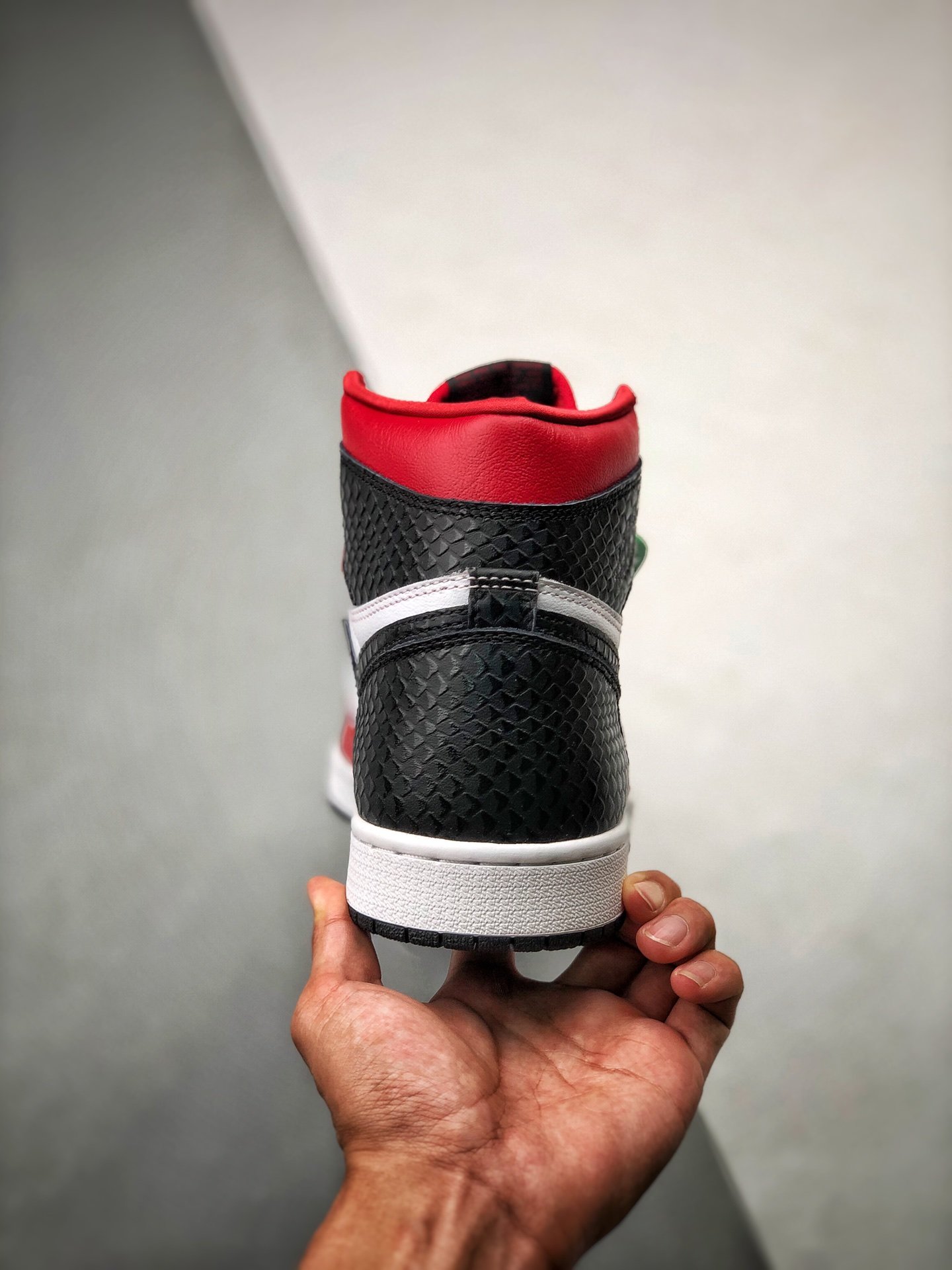 Air Jordan 1 High Retro Satin Snake Gym Red/White/Black 7