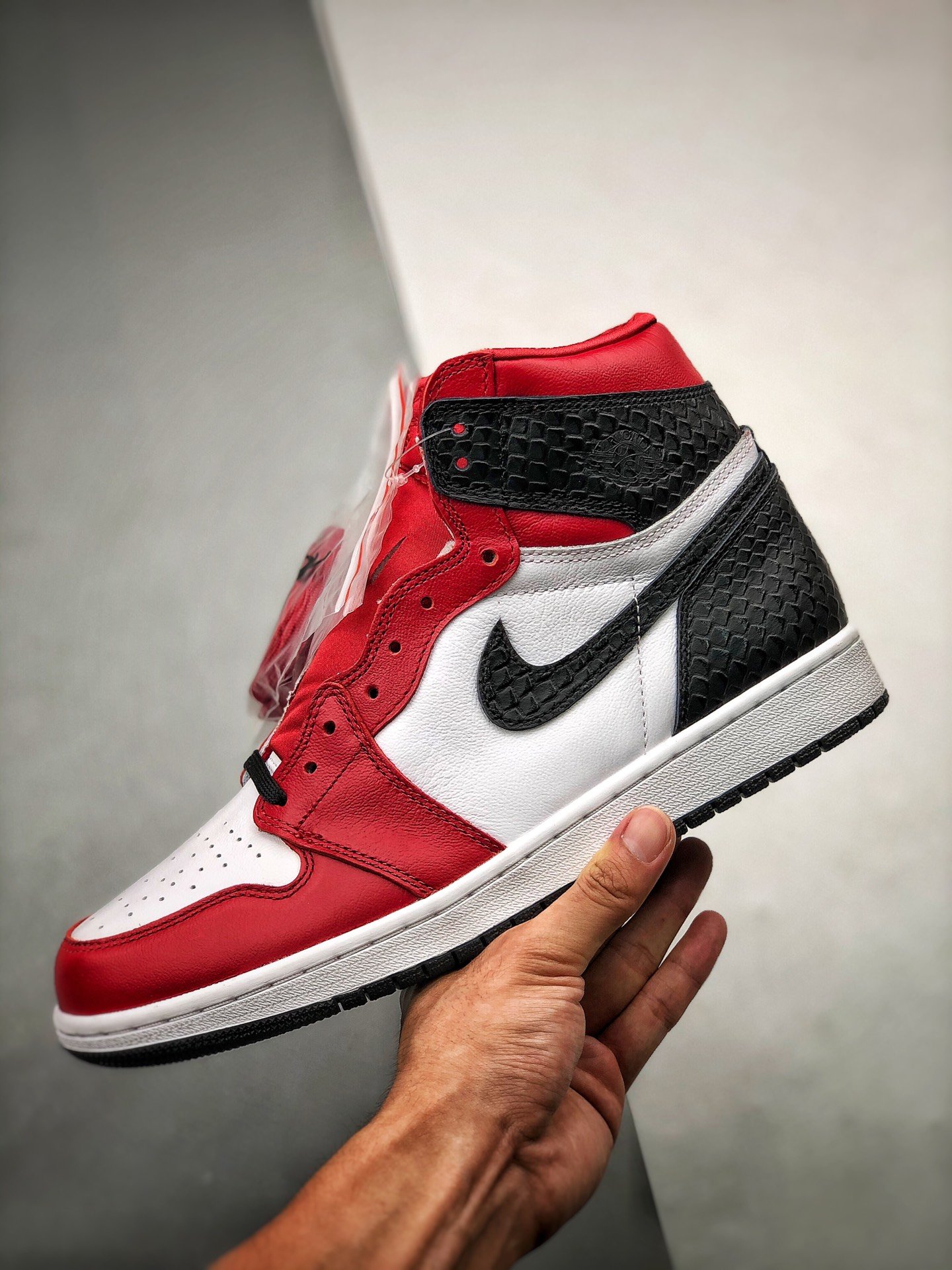 Air Jordan 1 High Retro Satin Snake Gym Red/White/Black 11