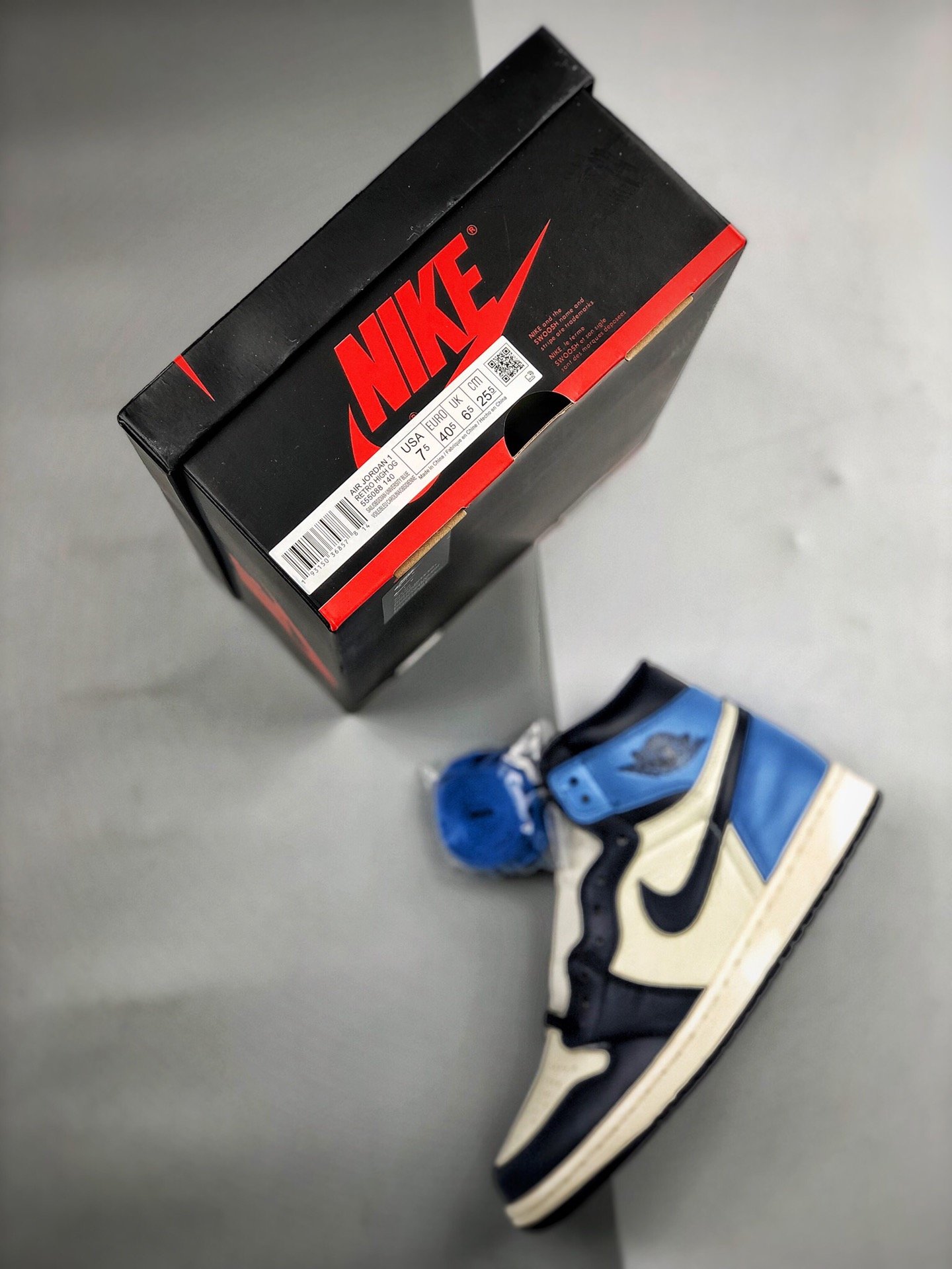 Air Jordan 1 Retro High Og Sail/Obsidian-University Blue 9