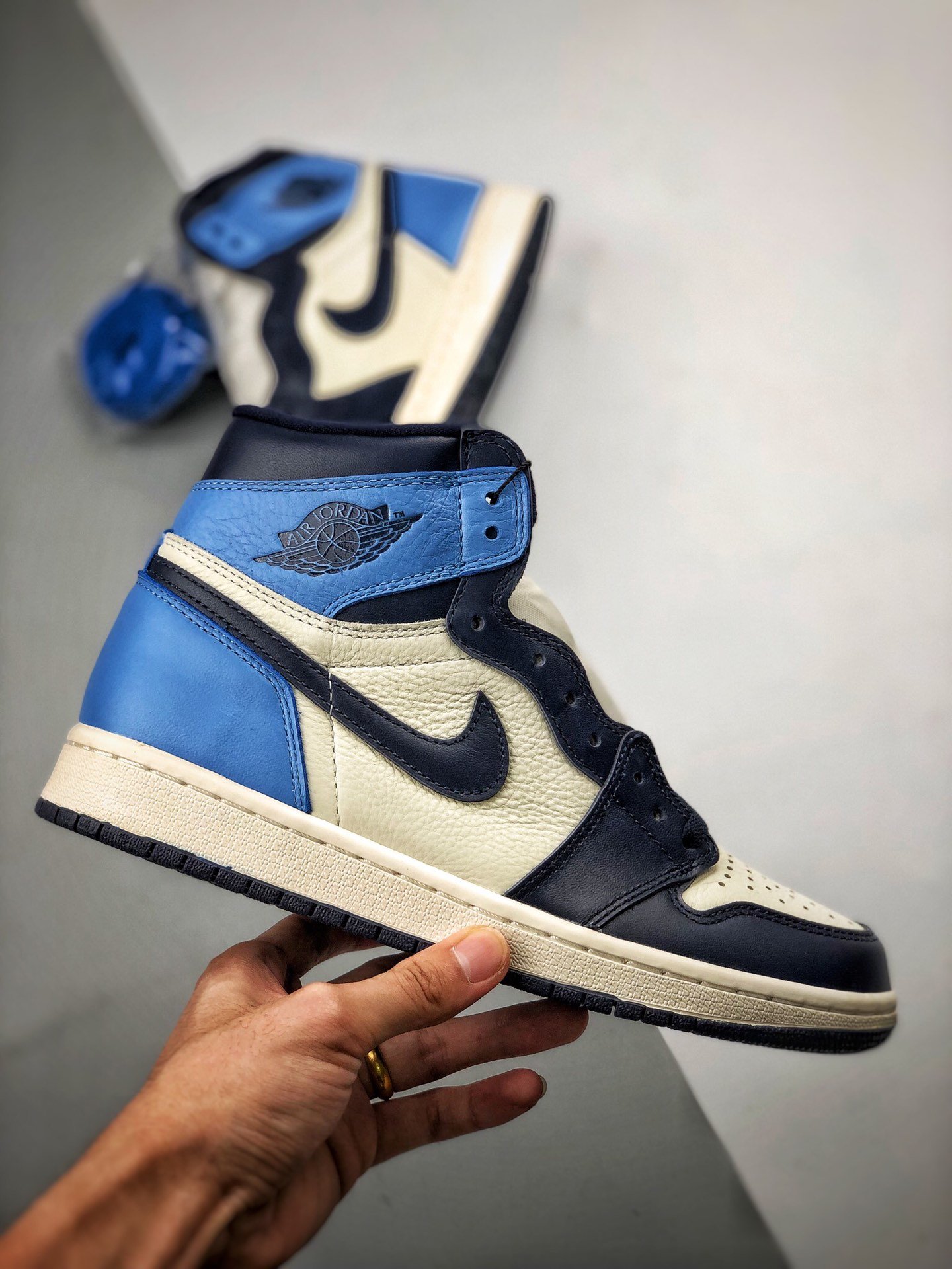 Air Jordan 1 Retro High Og Sail/Obsidian-University Blue 17