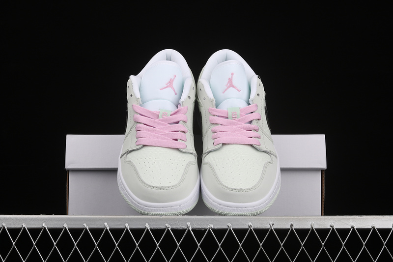 Air Jordan 1 Low Se Barely Green/Black/Light Arctic Pink/White 7