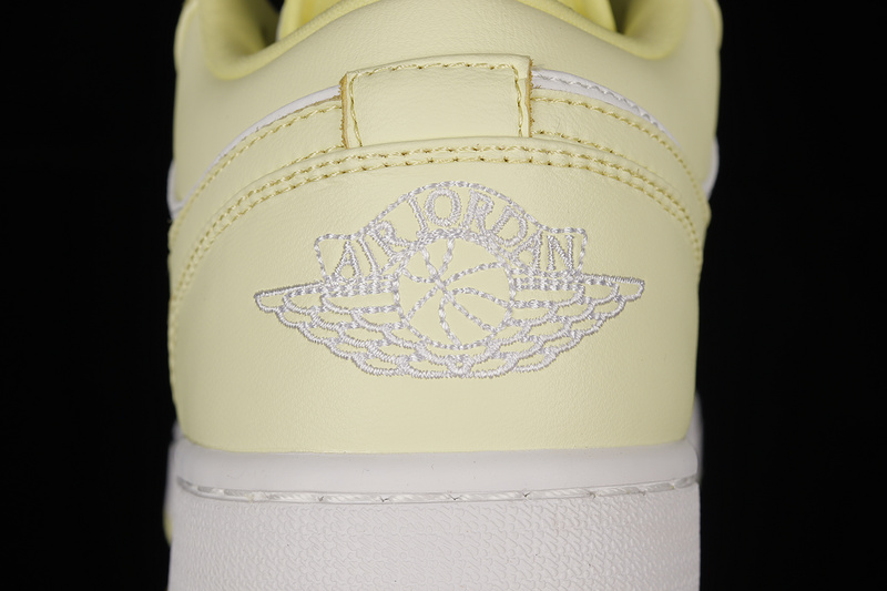 Air Jordan 1 Low Lemonade Pure Platinum/Citron Tint 3