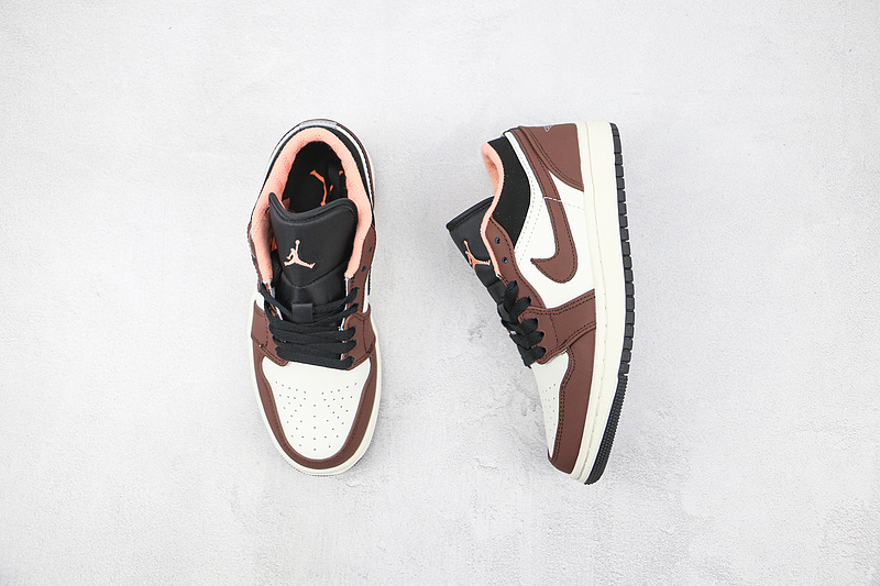 Air Jordan 1 Low Mocha Brown/White-Black 17