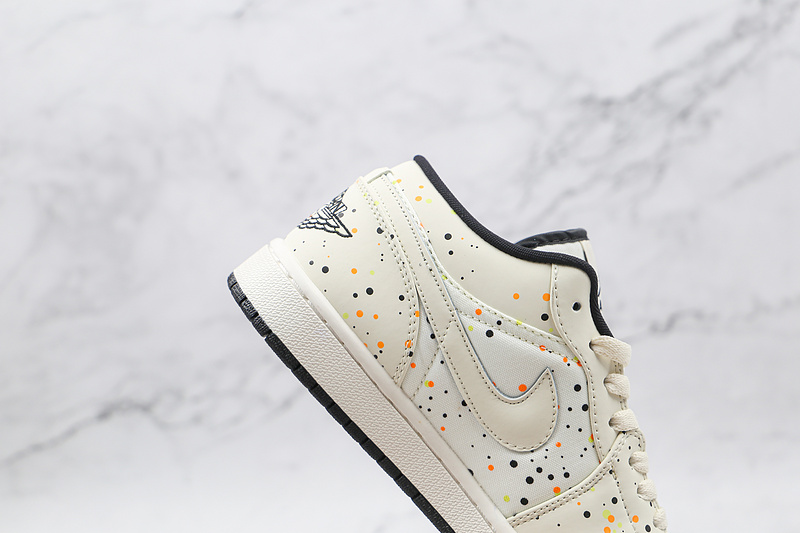 Air Jordan 1 Low Paint Splatter Beige/Beige/Black 9