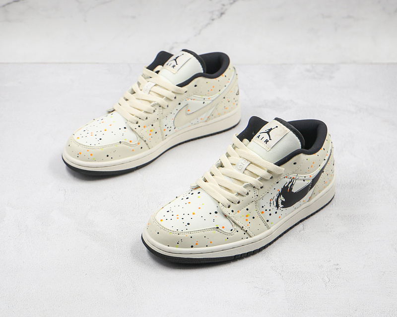 Air Jordan 1 Low Paint Splatter Beige/Beige/Black 11