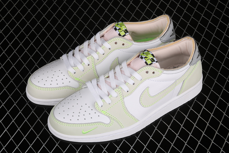 Air Jordan 1 Low Og White/Ghost Green/Black 19