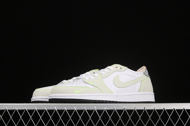 Air Jordan 1 Low Og White/Ghost Green/Black 23