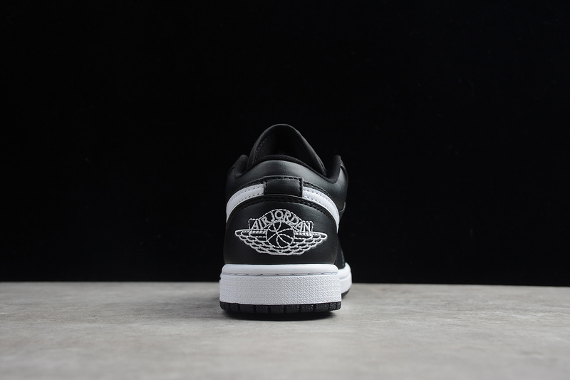 Air Jordan 1 Low Black/White 31