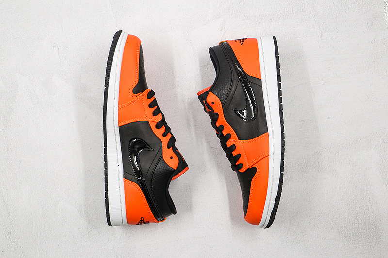 Air Jordan 1 Low Se Black/Turf Orange/White 13