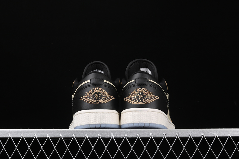 Air Jordan 1 Retro Low Og Black/Light Khaki 17