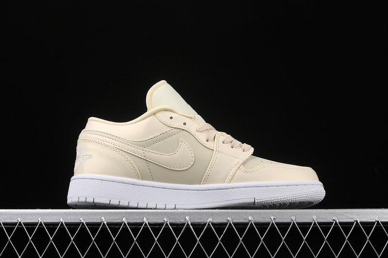 Air Jordan 1 Low Fossil Mushroom White/Beige 3