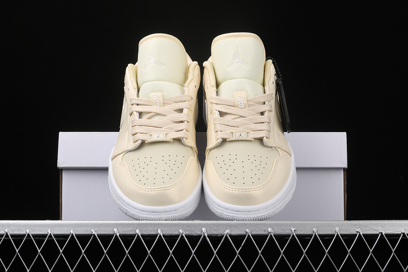 Air Jordan 1 Low Fossil Mushroom White/Beige 23