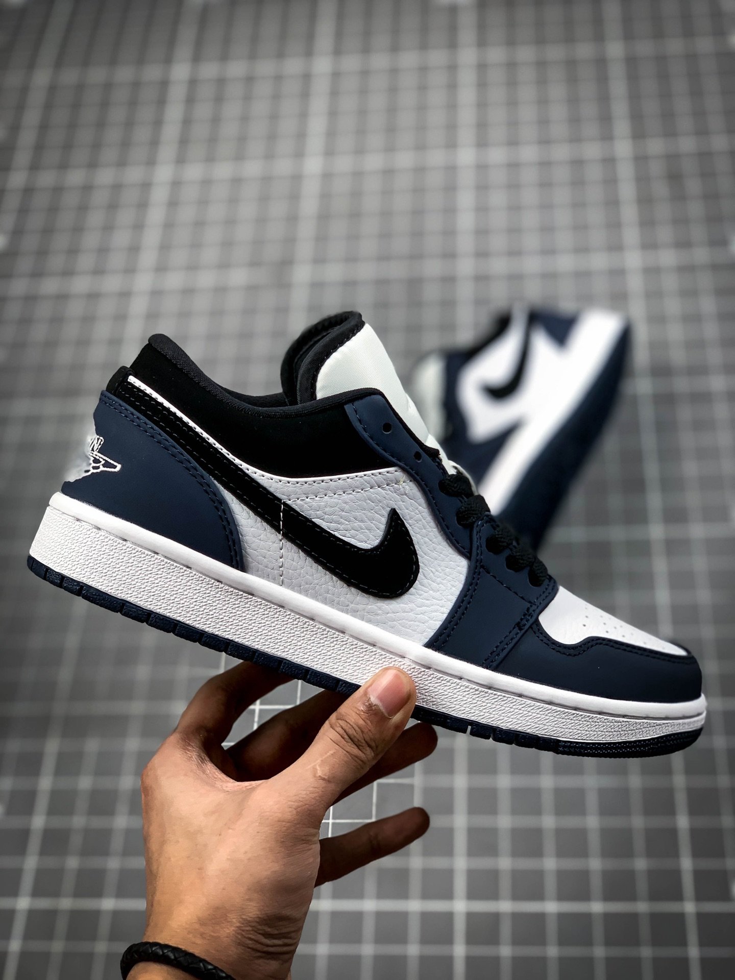 Air Jordan 1 Low Retro White/Black-Midnight Navy 11