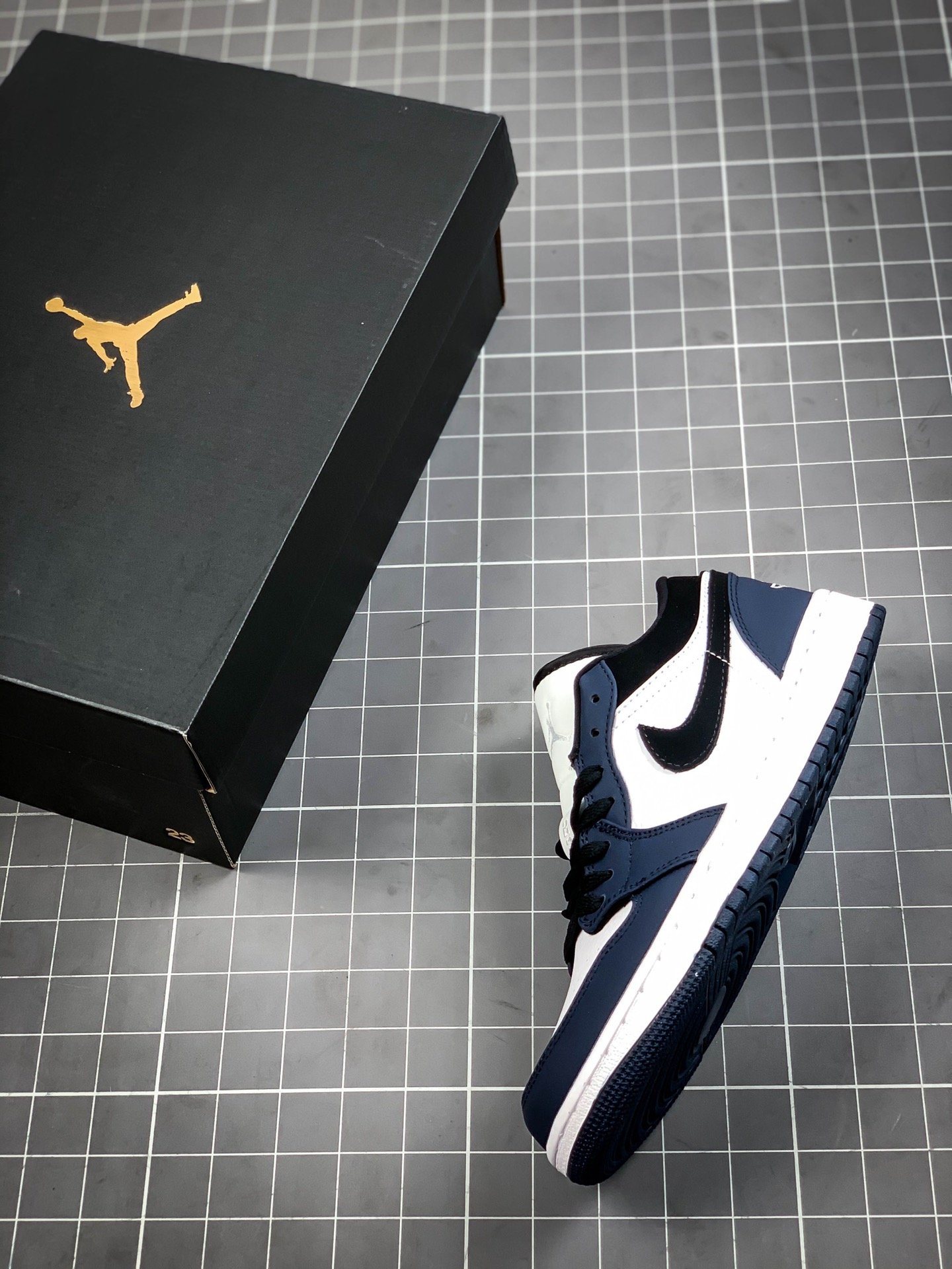 Air Jordan 1 Low Retro White/Black-Midnight Navy 15