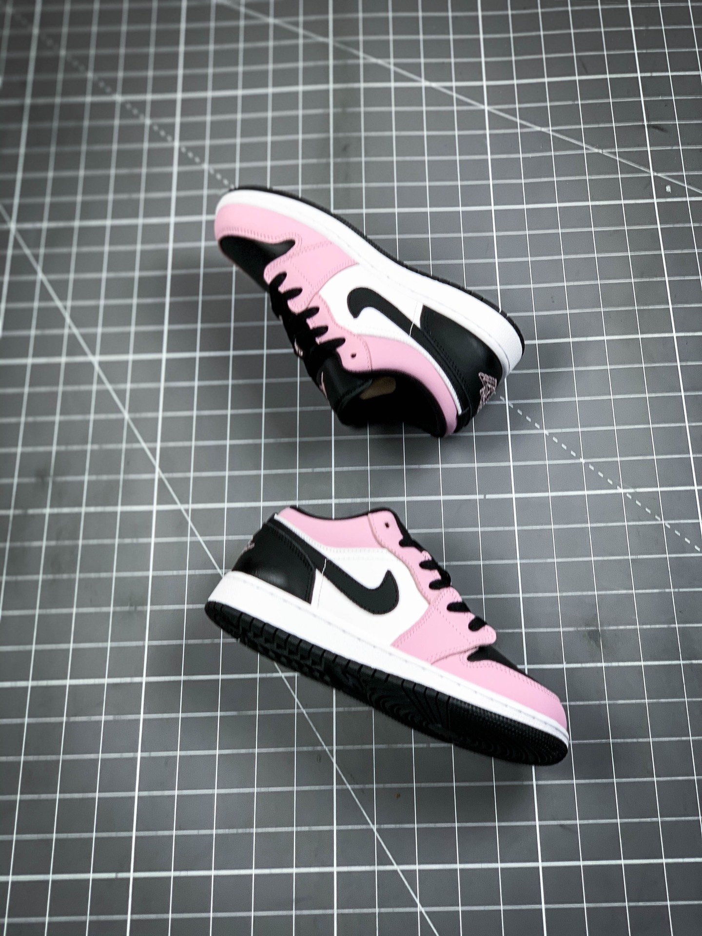 Air Jordan 1 Low Gs Light Arctic Pink/Black-White 9