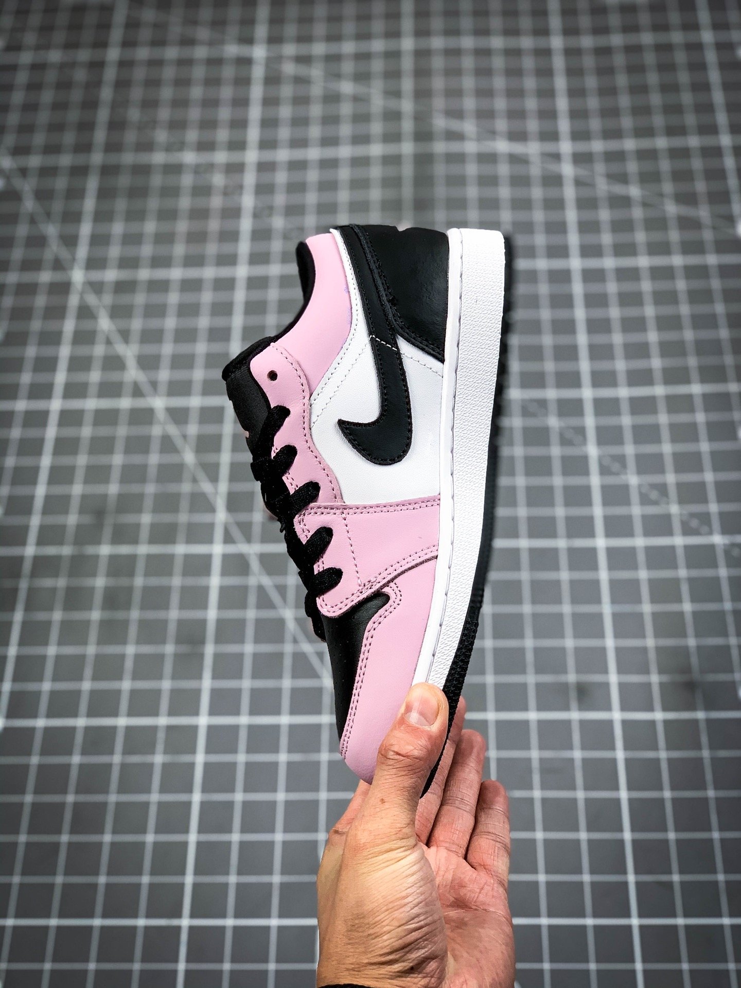 Air Jordan 1 Low Gs Light Arctic Pink/Black-White 11