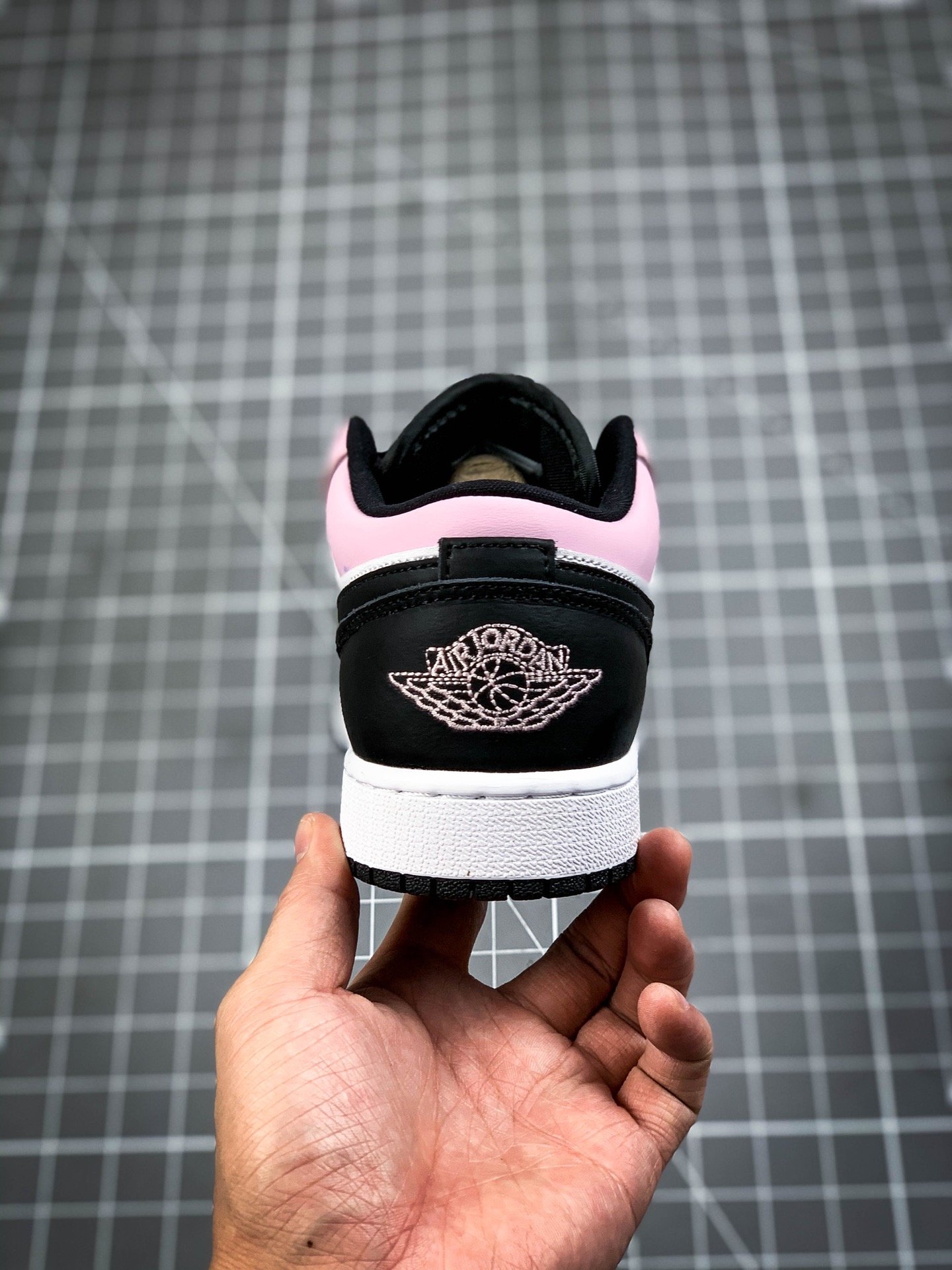 Air Jordan 1 Low Gs Light Arctic Pink/Black-White 15