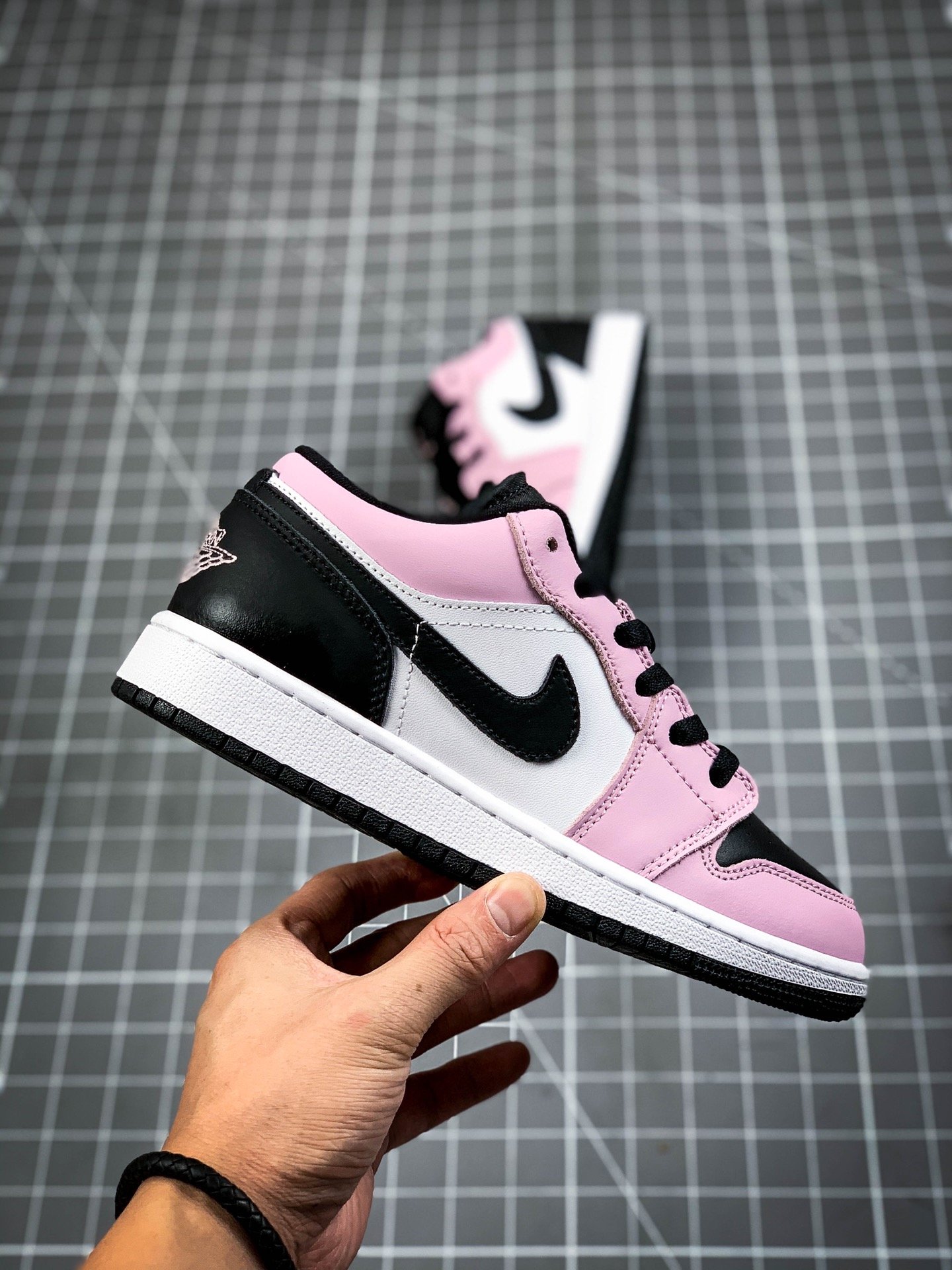 Air Jordan 1 Low Gs Light Arctic Pink/Black-White 17