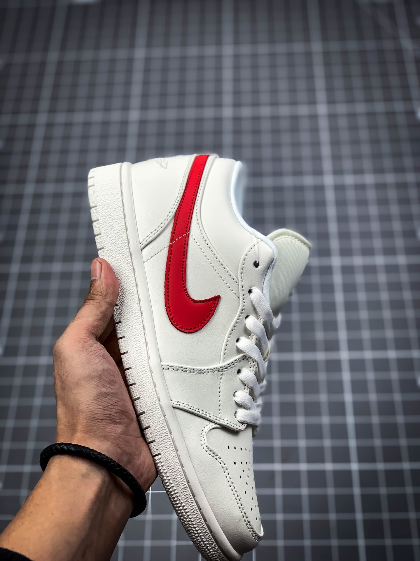 Air Jordan 1 Low White/Varsity Red 7