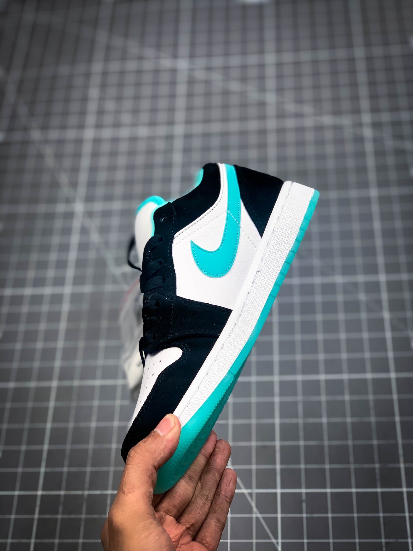 Air Jordan 1 Low White/Black-Island Green 7