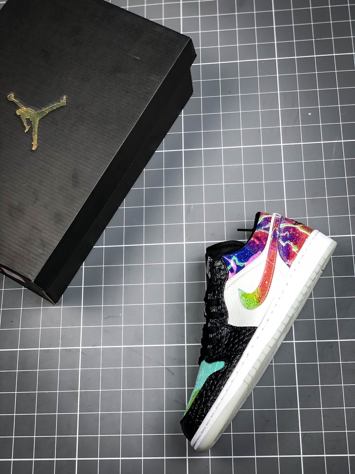 Air Jordan 1 Low Black/White/Multi-Color 5