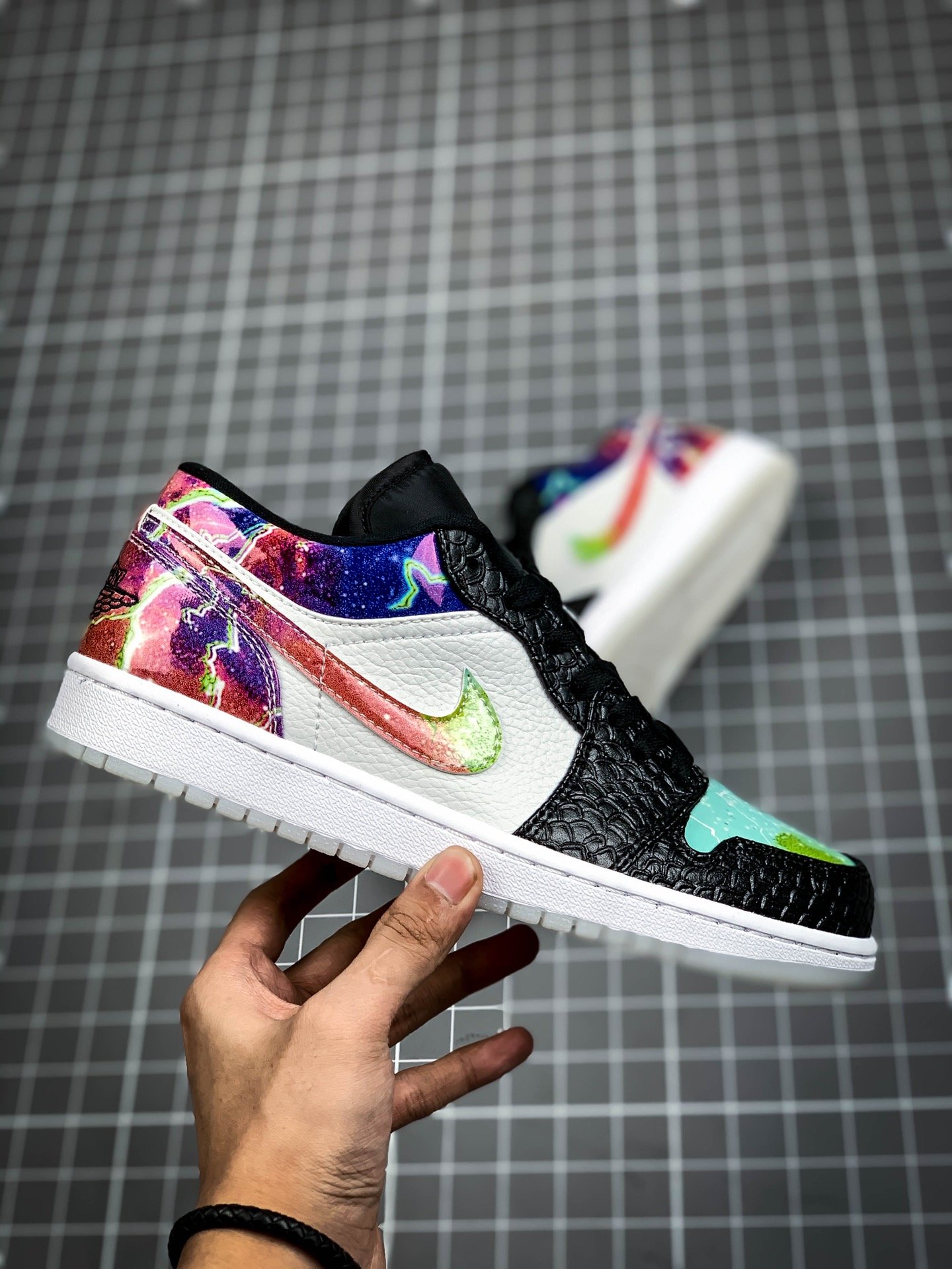 Air Jordan 1 Low Black/White/Multi-Color 9