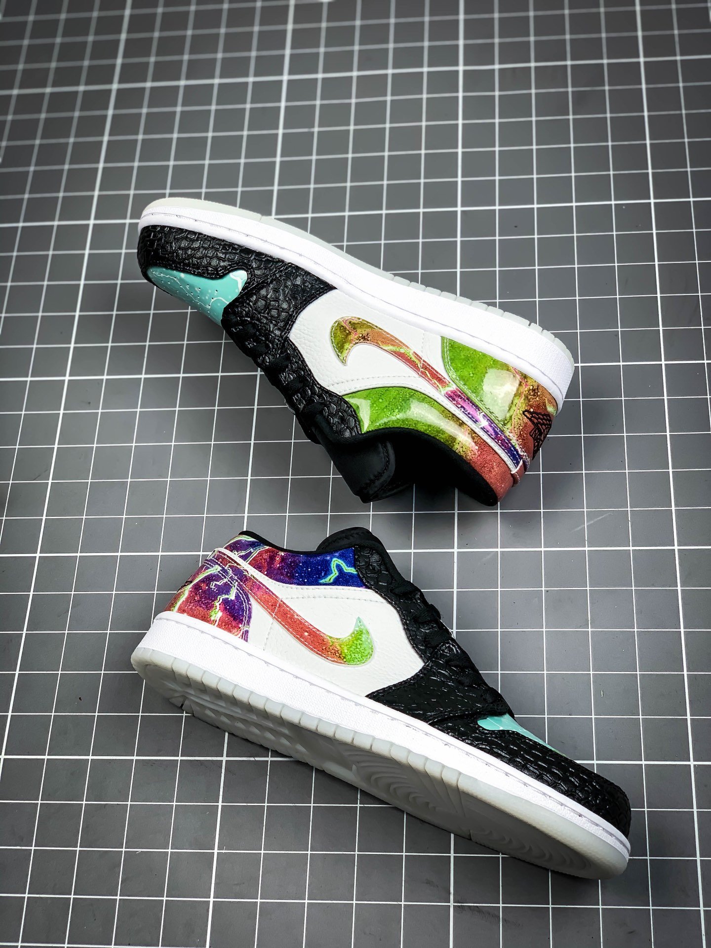 Air Jordan 1 Low Black/White/Multi-Color 17