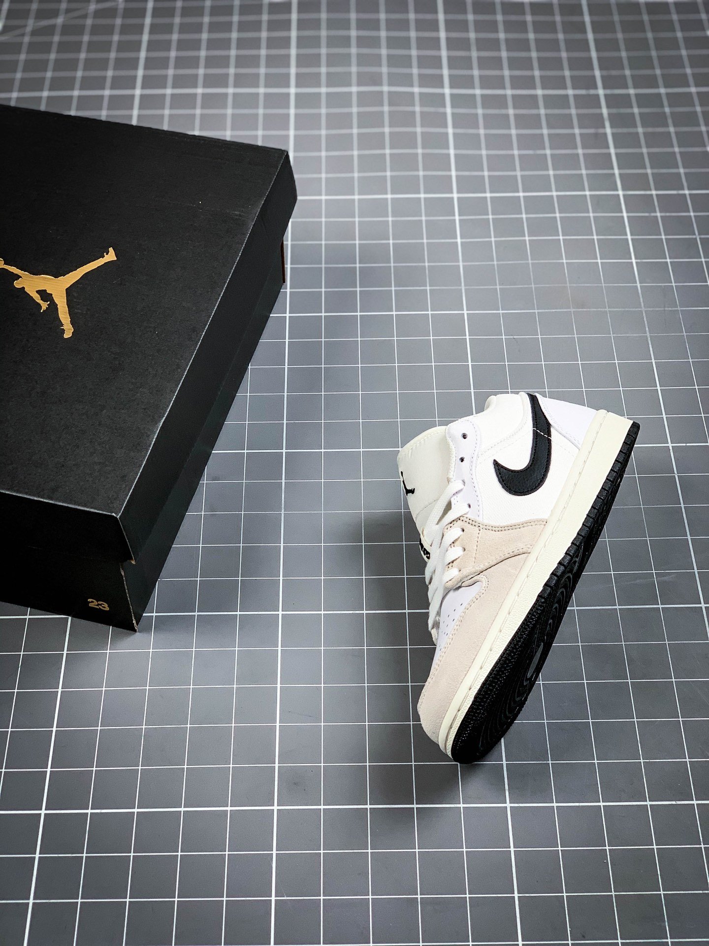 Air Jordan 1 Low White/White/Black 9