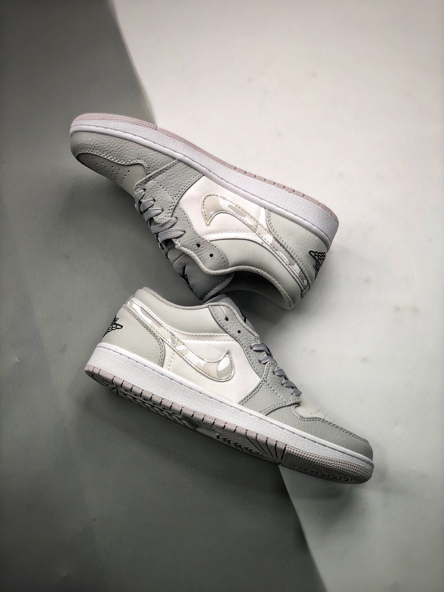 Air Jordan 1 Low White Camo White/Black-Neutral Grey 3