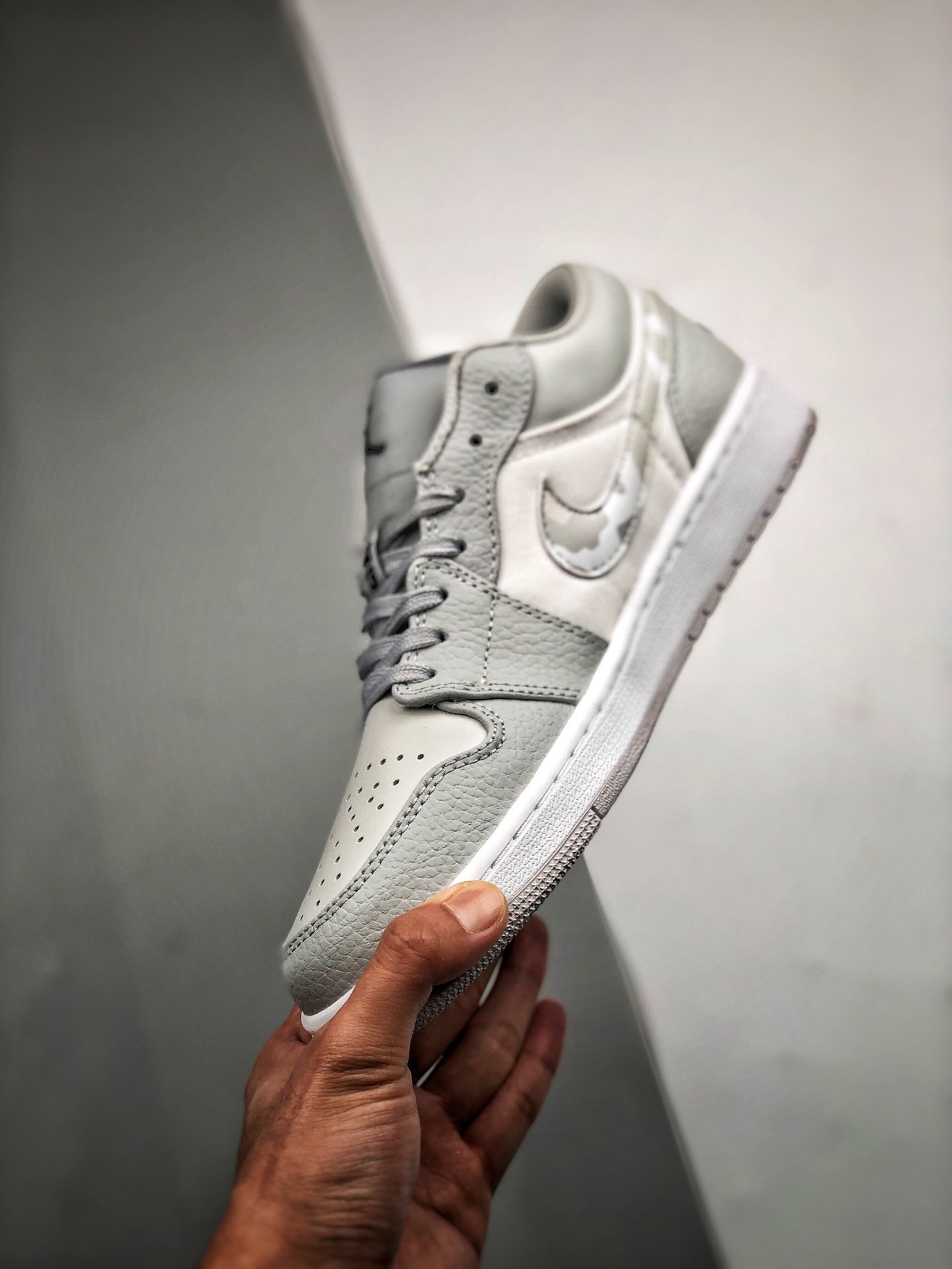 Air Jordan 1 Low White Camo White/Black-Neutral Grey 7