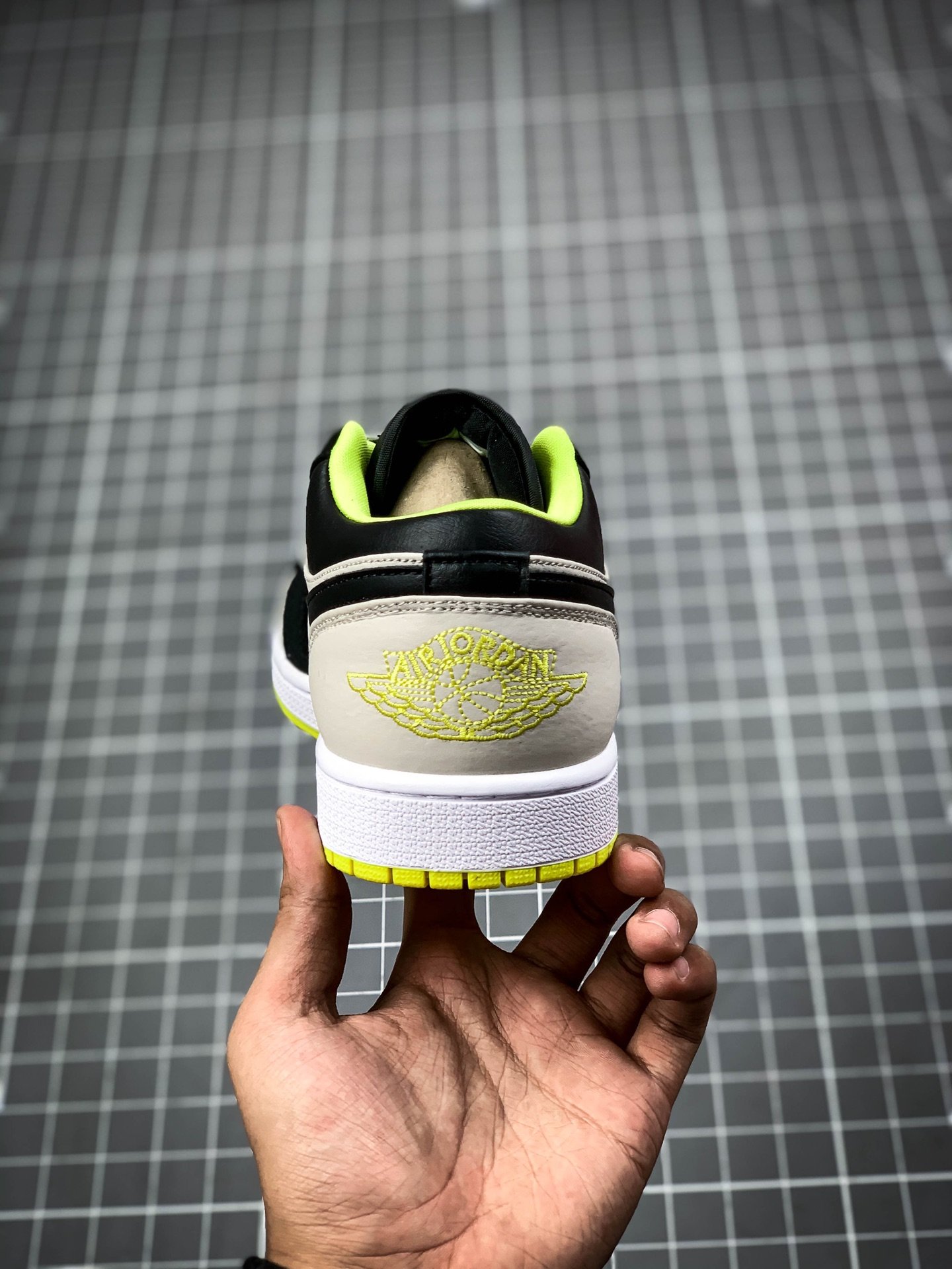 Air Jordan 1 Low Wolf Grey/Venom Green 7