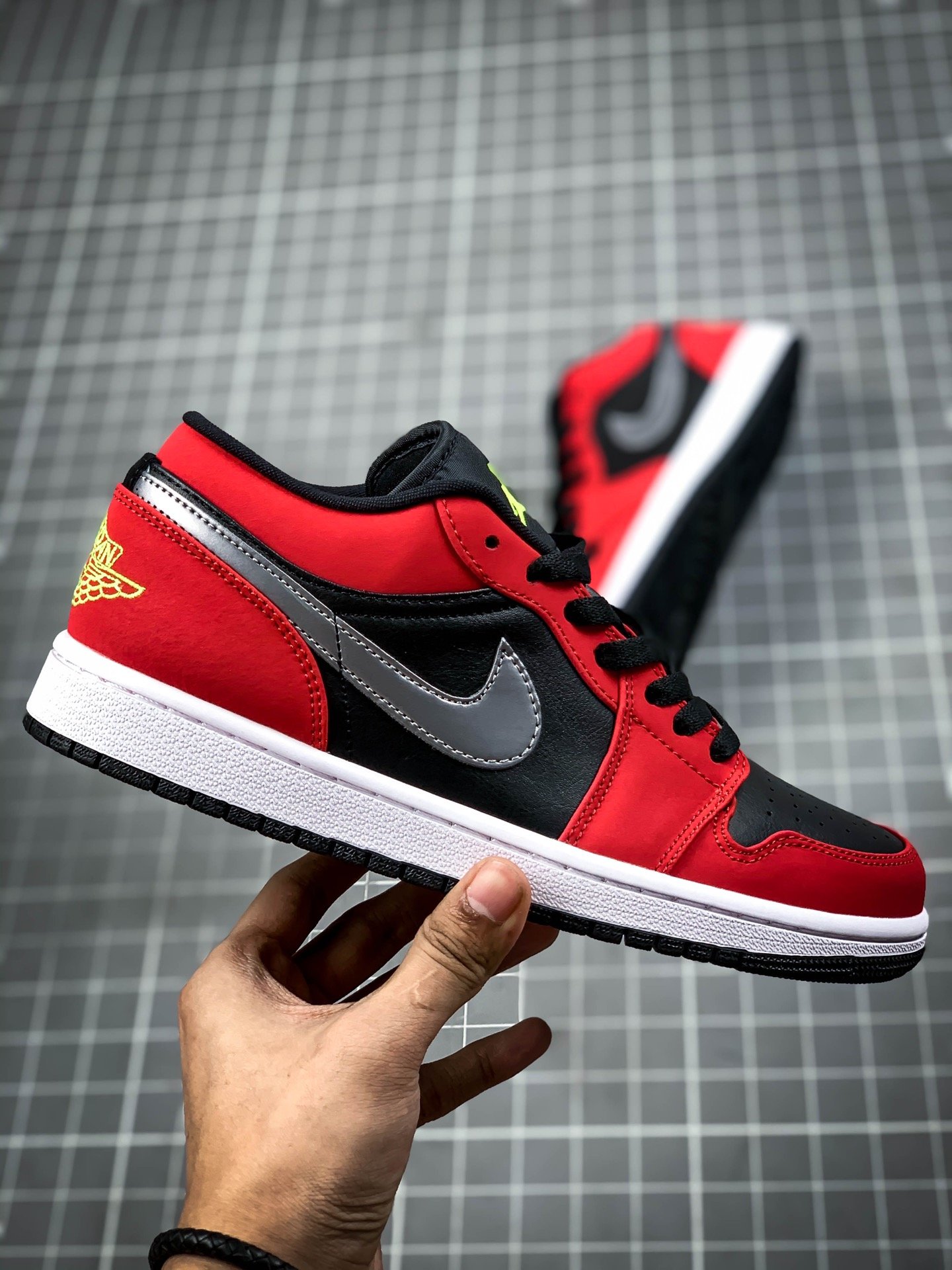 Air Jordan 1 Low Black/Green Pulse-Gym Red-White 3