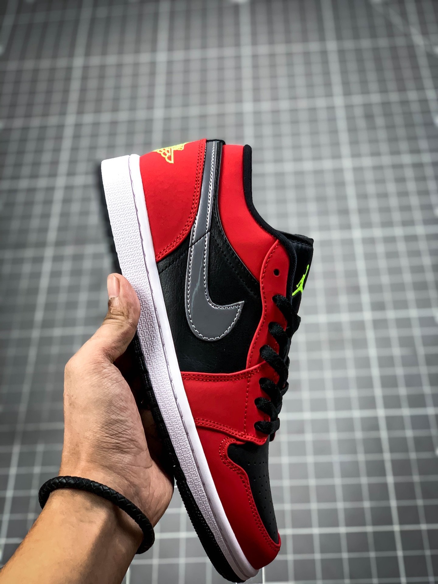 Air Jordan 1 Low Black/Green Pulse-Gym Red-White 15