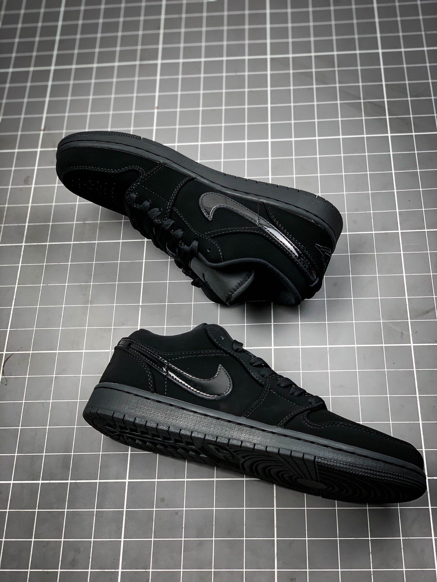 Air Jordan 1 Low Black/Black-Black 3