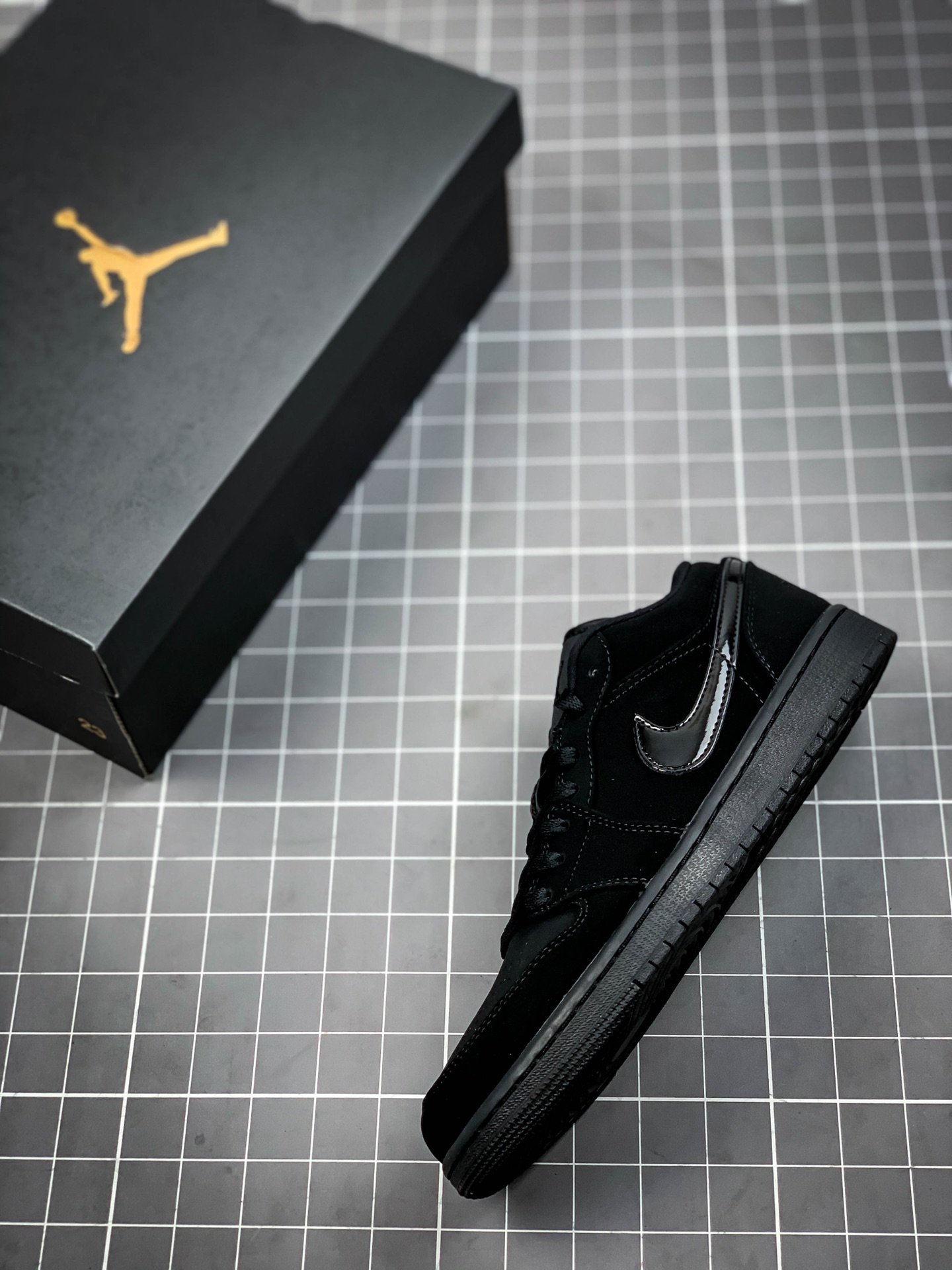 Air Jordan 1 Low Black/Black-Black 7