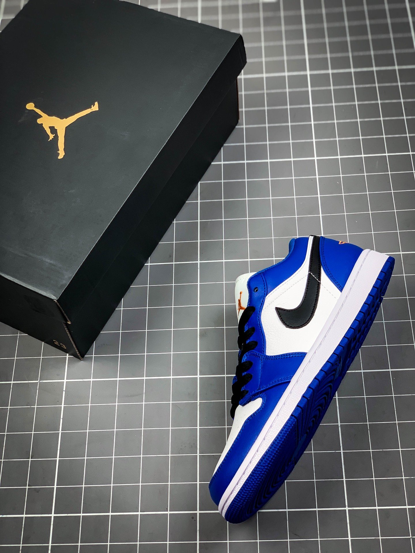 Air Jordan 1 Low Hyper Royal/White-Orange Peel 3